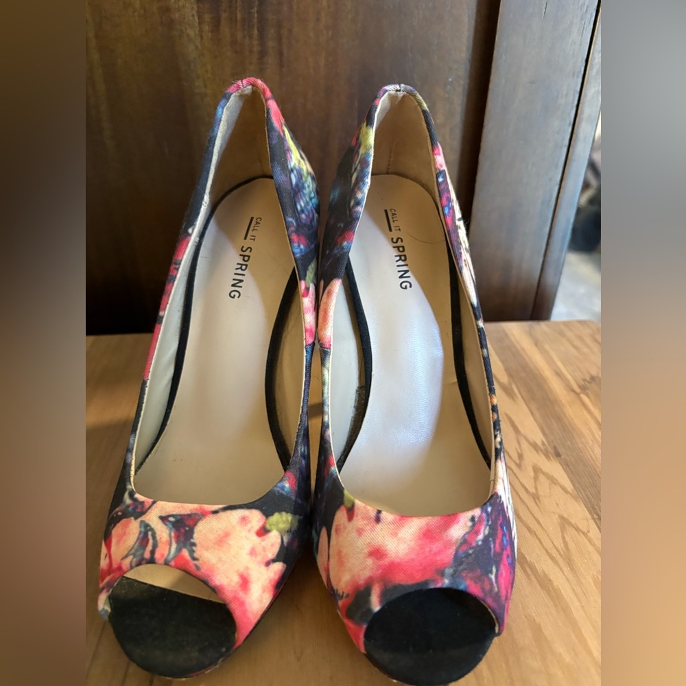 Floral Heels - Picture 4 of 6